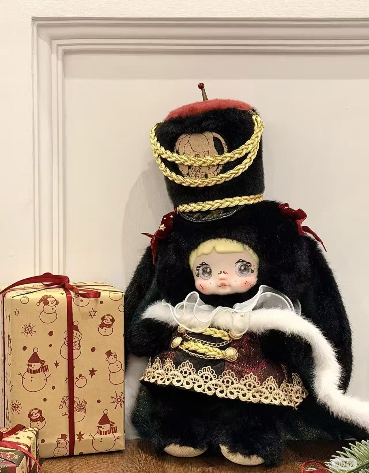 Nommi Limited Nutcracker 400%